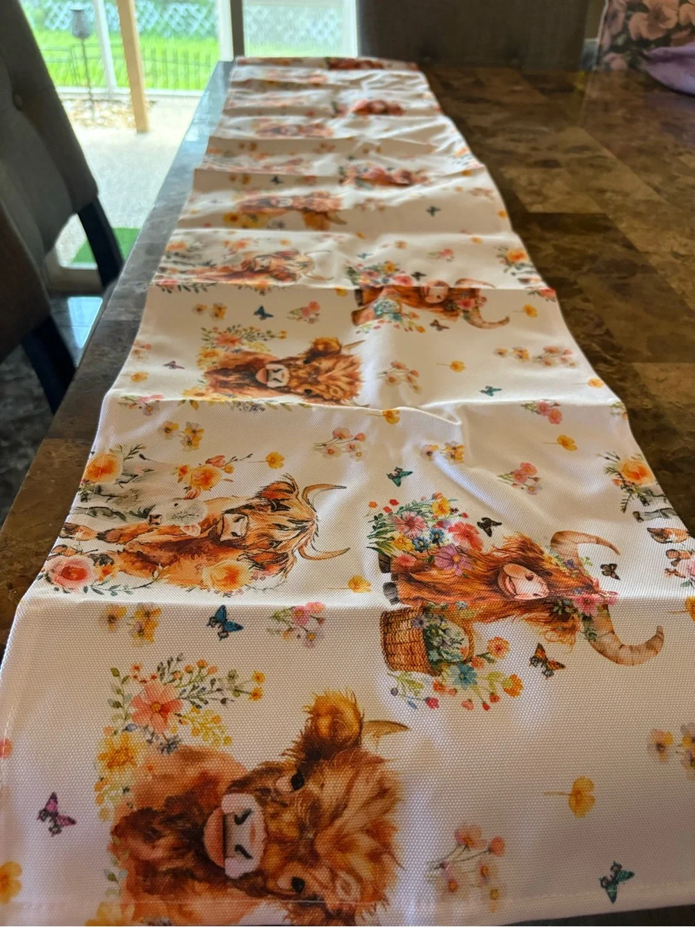 PEDAY NWT Farmhouse Highland Cow Table Runner - White & Brown